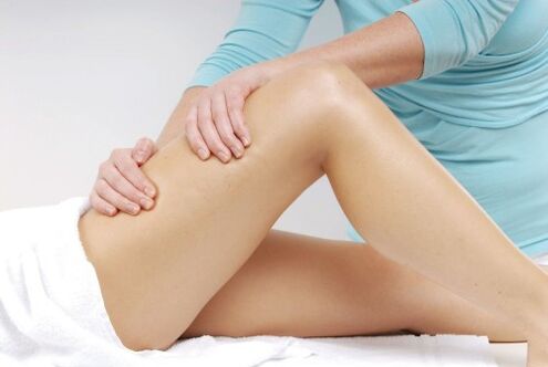 Examen par un médecin pour une arthrose de la hanche